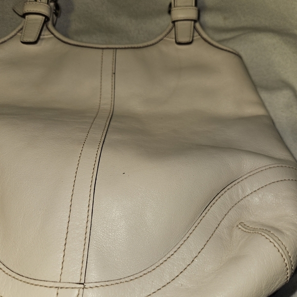 Coach Womans Vintage White Hobo Bag - Picture 6 of 15